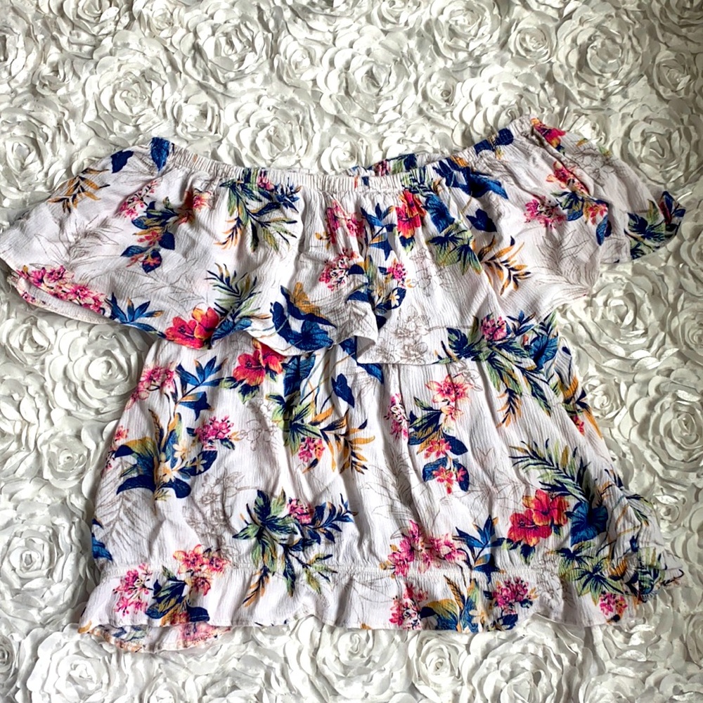 . American Eagle off shoulder top size small